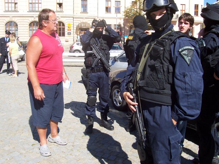 den_policie_144.jpg